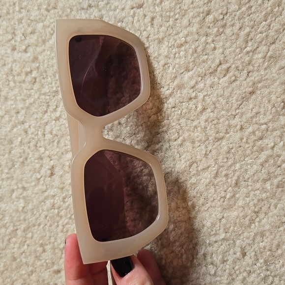 Free People Sunglasses - Picture 2 of 4